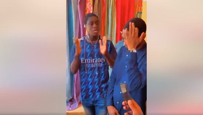 Pape Djibril dépassé par ces jeunes : « Askan wi gnari yoon lagnou taane… »vidéo
