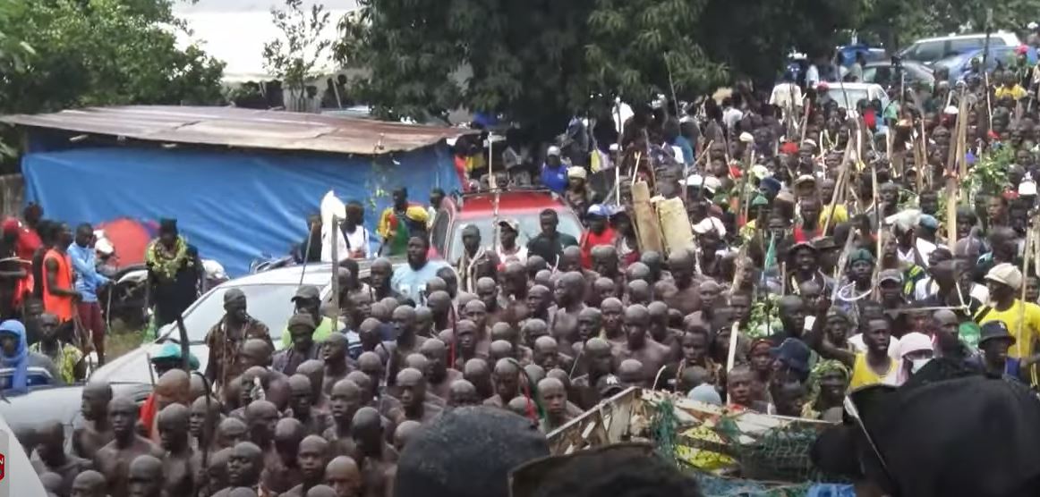 Bukut Balinghor 2022 : Plus de 2000 jeunes diolas entrent dans le bois sacré (vidéo)