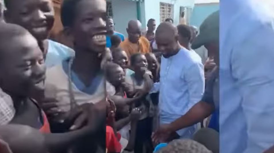 Ousmane Sonko avec les « Ndongo Daara » à Khelcom : « Yalla na nga dieul Rewmi »,(vidéo)