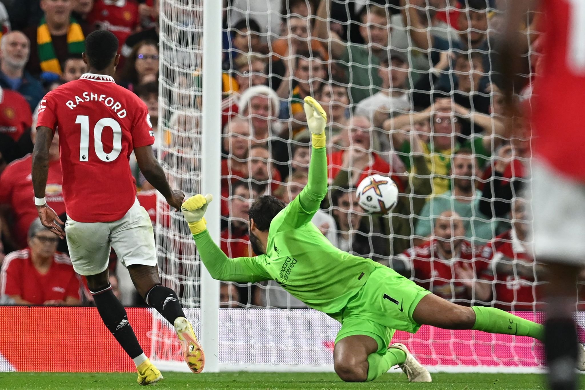 PL : Manchester United s’impose 2-1 et lance enfin sa saison contre Liverpool