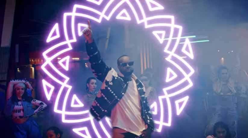 Maître Gims en featuring avec Ozuna, réalise l’hymne de la Coupe du monde (vidéo)