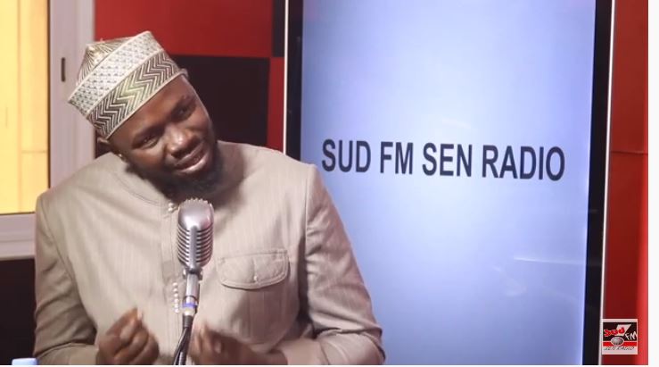 Tel un Abba, Serigne Mbacké Sylla assure l’ambiance dans «Ndékki Li». Regardez