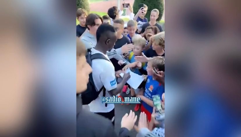 Autriche: La belle rencontre entre Sadio Mané et les enfants autrichiens (Vidéo)