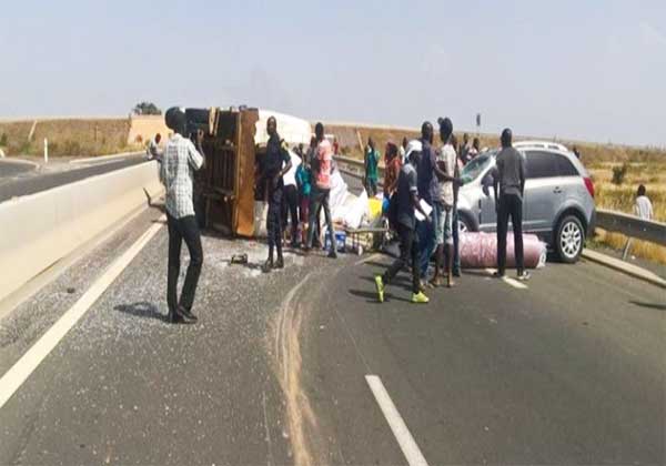 Accident sur la route Khombole, 11 blessés