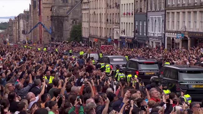 Royaume-Uni : La dépouille d’Elizabeth II est arrivée au palais d’Holyroodhouse à Édimbourg