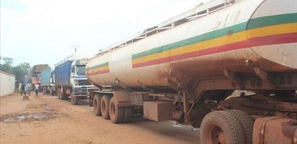 Nitrate stocké à Ngoudiane : Le premier convoi bloqué à la frontière guinéenne