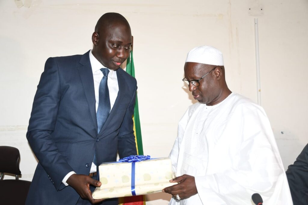 Ministère de l’Environnement : Abdou K. Sall passe le témoin à Alioune Ndoye (photos)