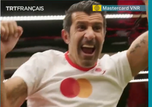 Football au dessus des nuages : Luis Figo établit un record Guinness (Vidéo)
