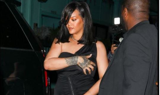 Anniversaire de son chéri Asap: Rihanna sublime en robe fendue (photos) 