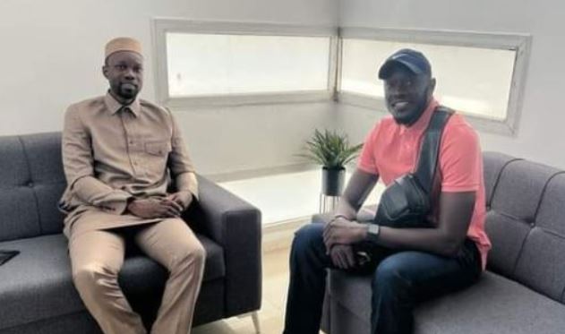 Ziguinchor : Le Basketteur offre à Sonko des cameras, des drones, plus la réhabilitation du Terrain de Basket