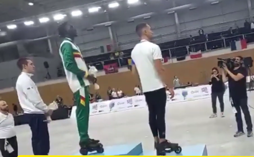 Dame Fall remporte le titre de Champion du monde de Roller et établit un nouveau record (vidéo)