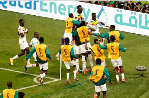 Coupe du Monde 2022 : Le Sénégal qualifié pour les huitièmes de finale après sa victoire face à l’Équateur