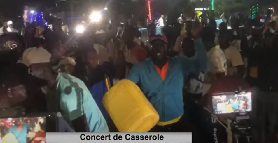 Concert de casseroles Ucad : Les étudiants réclament le départ de Macky-vidéo