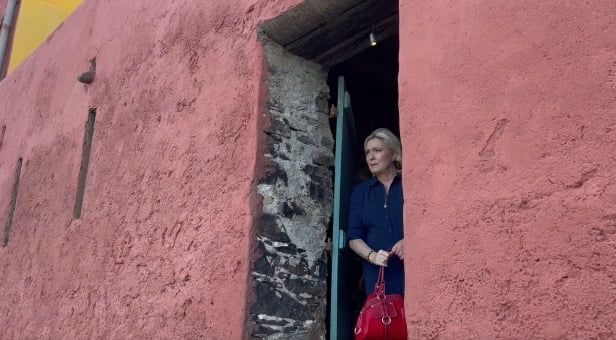 Marine Le Pen raconte sa visite à l’Île de Gorée “On se sent retourné en sortant..” Regardez !