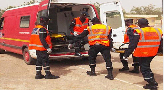 Violente collision sur l’autoroute : un chauffeur bloqué dans son camion