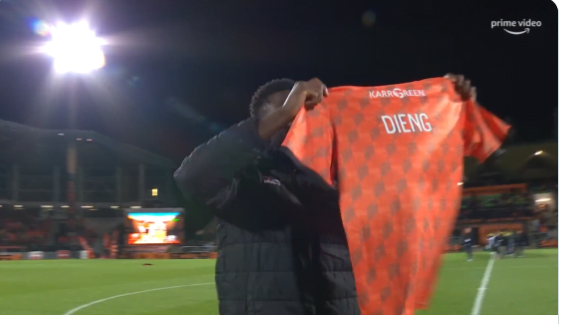 FC Lorient annonce l’arrivée de Bamba Dieng en grande pompe. Regardez