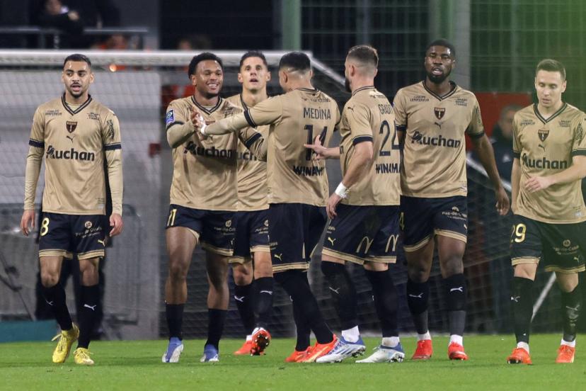 Ligue 1: Le PSG concède sa première défaite à Lens (1-3)