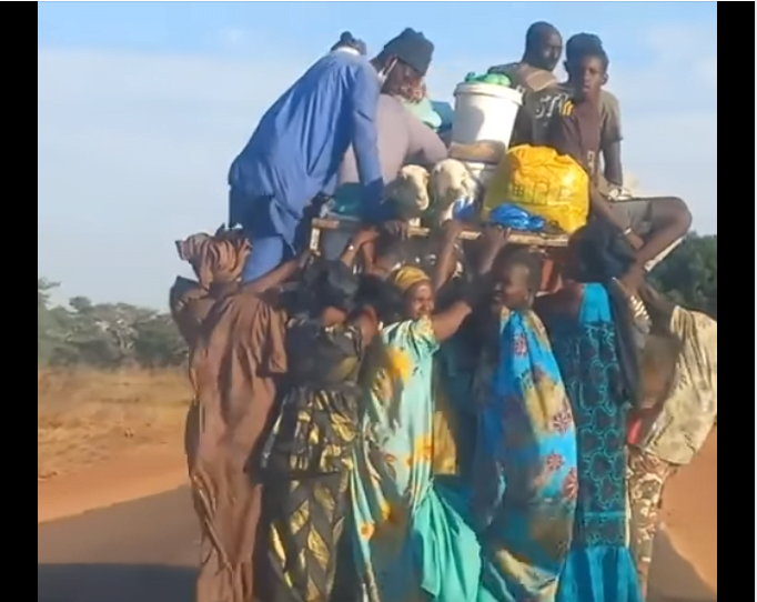 Les images de la HONTE : Ça se passe au Sénégal entre Pèkesse et Thilmakha (Vidéo)