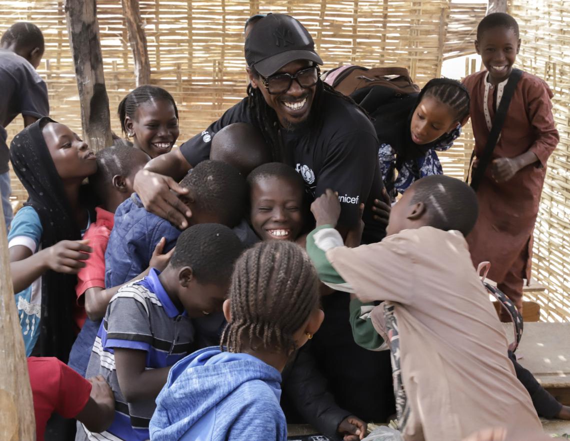 Tambacounda – Aliou Cissé, en visite dans une classe passerelle: « L’éducation est la base du développement »