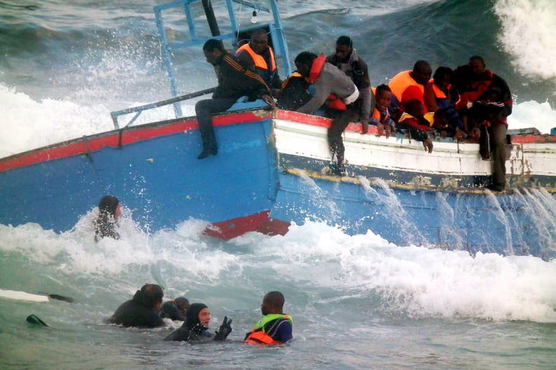 Italie : Au moins 40 morts lors du naufrage d’un bateau de migrants près des côtes