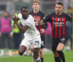 Tottenham : Harry Kane ne tarit pas d’éloges sur Pape Matar Sarr après sa performance contre Milan