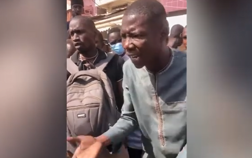 Accusé d’avoir offensé les Baye Faal : Le tiktokeur « Noble » échappe à un lynchage, son véhicule brûlé (Vidéo)