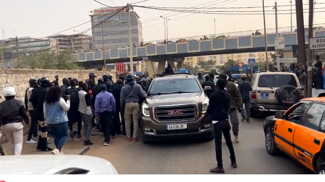Direct Cité keur Gorgui : Départ au tribunal de Sonko… vidéo