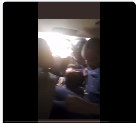 La BIP sort de force Ousmane Sonko de son véhicule (Vidéo)