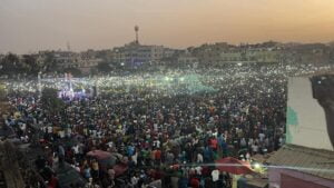 Photos) Découvrez en images l’immense foule du « Giga Meeting » de Yewwi Askan Wi du 14 mars !