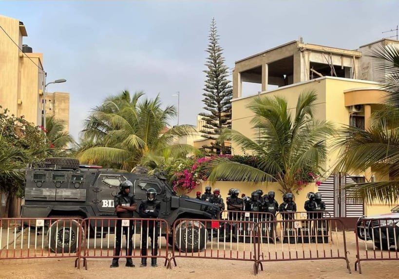 Cité Keur Gui : Le domicile de Ousmane Sonko assiégé par les forces de l’ordre (Photos)