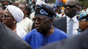 Bola Ahmed Tinubu remporte la plupart des voix à la présidentielle du Nigeria, en passe d’être élu président