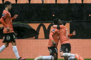 Ligue 1 : Lorient s’accroche à l’Europe grâce à Bamba Dieng, sorti sur blessure