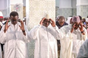 Macky Sall a effectué la prière du vendredi à la grande mosquée de Sédhiou (Images)