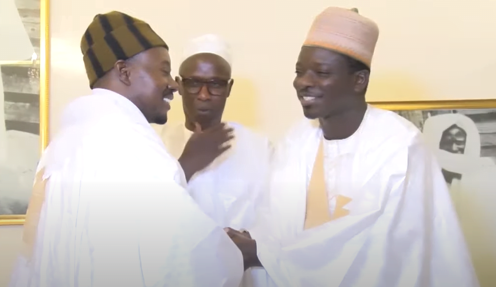 (Vidéos) Une délégation de Tivaouane s’est rendue à Touba pour …