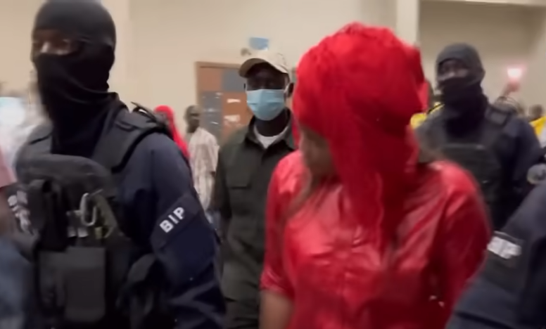 Fin du Procès : La BIP sécurise Adji Sarr. Regardez !