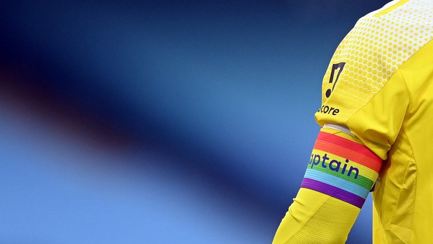 Foot – Ligue 1: Cinq joueurs auraient refusé de porter le maillot arc-en-ciel contre l’homophobie