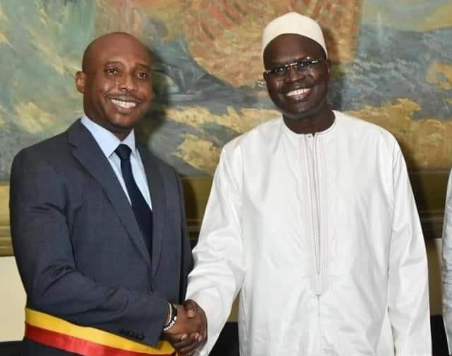Arrêt sur image : Khalifa Sall hué à la Place de l’Obélisque, Barth lui apporte son soutien