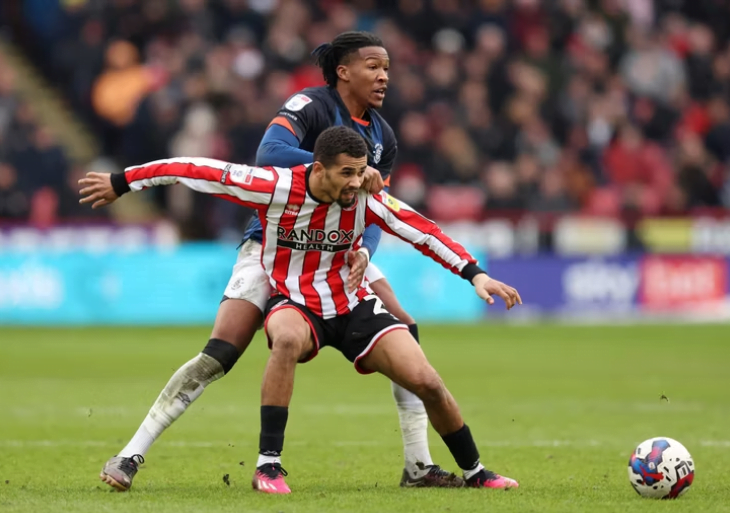 Sheffield : Le coach Paul Heckingbottom envoie un message à Iliman Ndiaye au milieu de plusieurs intérêts