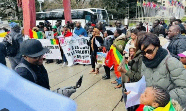 Des Sénégalais de la Diaspora démolissent Macky : « 3e mandat wakhi thiakhaan, tapalé leu » (vidéo)