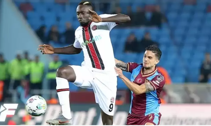 Mercato : Trabzonspor veut récupérer gratuitement Mbaye Diagne