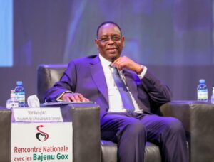 Macky Sall octroie des salaires de 50 000 f Cfa aux « Bajenu Gox »