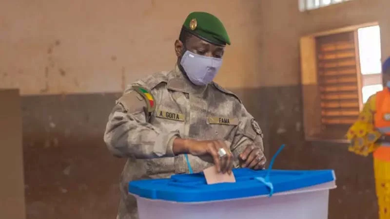 Mali : Le colonel Assimi Goita annonce le report de l’élection présidentielle