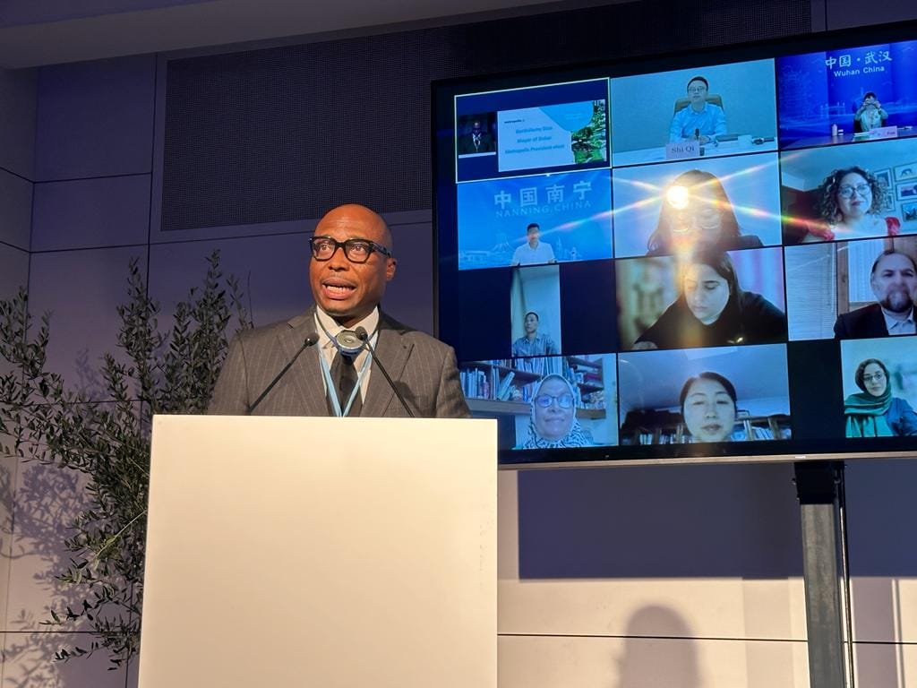 METROPOLIS, Barthelemy Dias, le premier Africain élu à ce poste