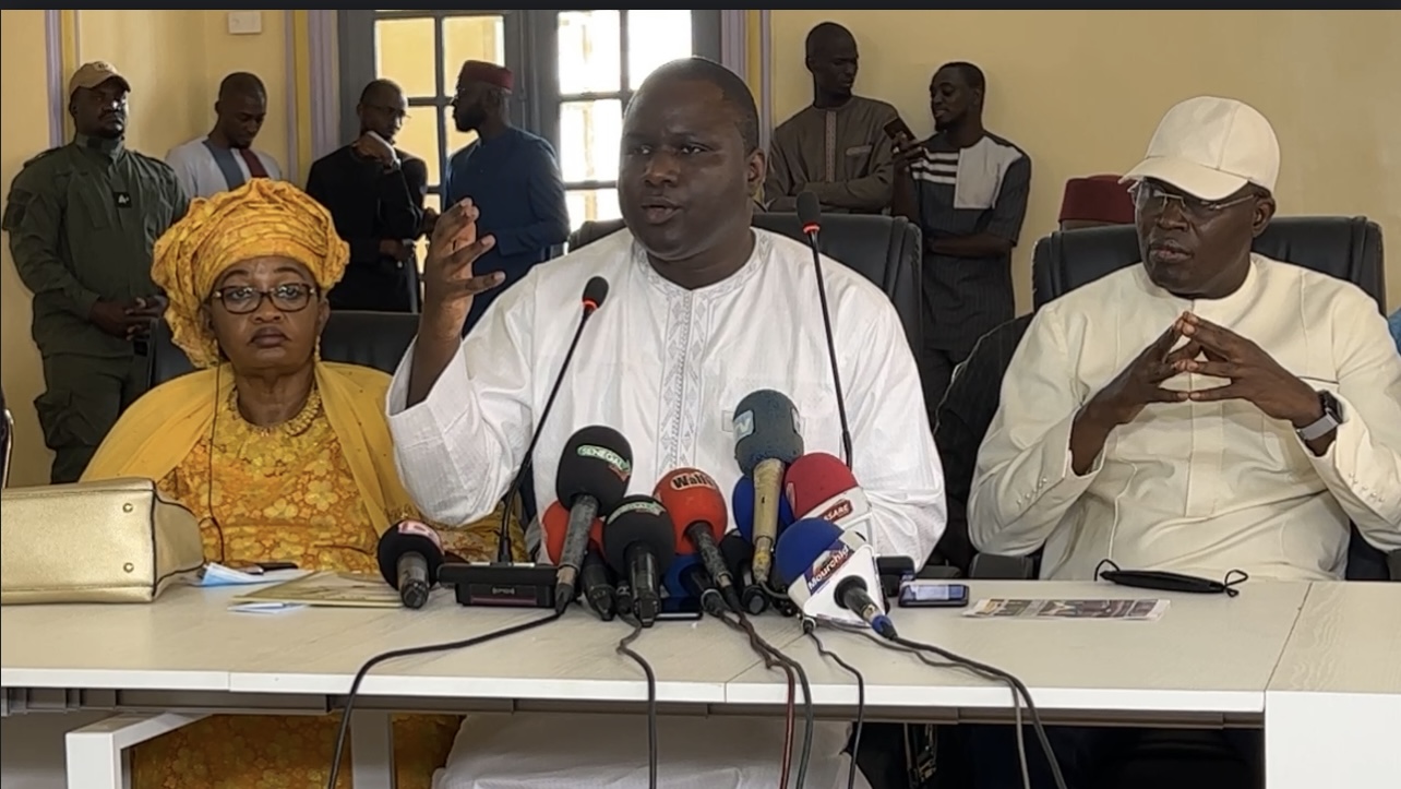 Blocus chez Sonko : Yewwi Askan wi décide de lever les barrières le dimanche 25 juin à 15h (Senego Tv)