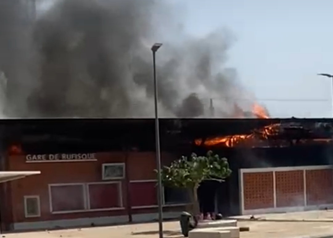 TER : La « gare de Rufisque » totalement mise en feu