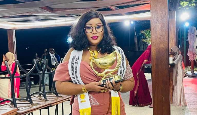 Meilleure journaliste Femme : Fatou Abdou Ndiaye (Sentv) honorée…(photos)