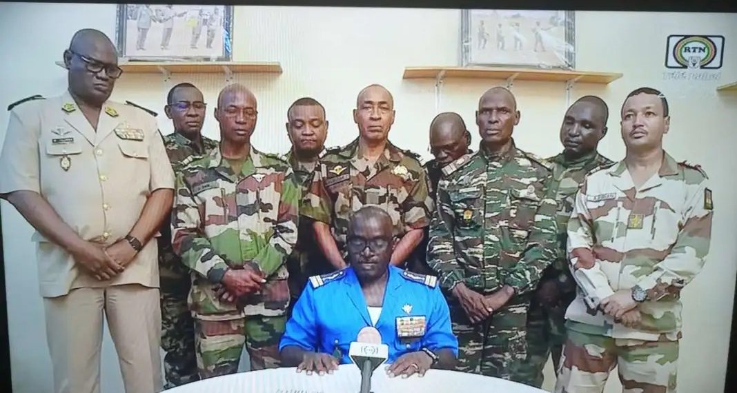 Coup d’Etat au Niger : Première apparition publique de Mohamed Bazoum (Photo)