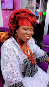 (5) Photos : Mbayang Loum, la cantatrice privilégiée des luttes dakaroises