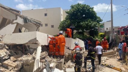 Effondrement d’un bâtiment à la cité Sipres de Mbao : plusieurs personnes bloquées sous les décombres (vidéo)