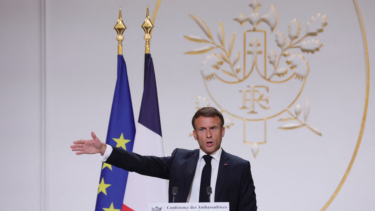 Immigration – Emmanuel Macron: « On doit être rigoureux (…) On ne peut pas accueillir toute la misère du monde »